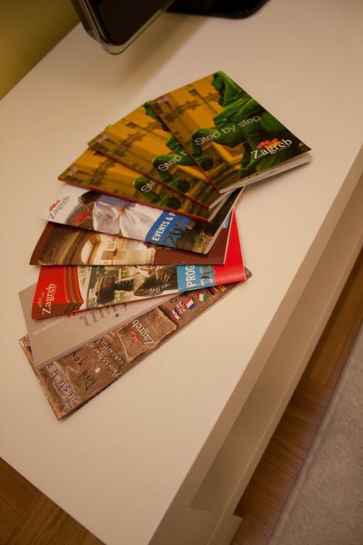 アパートメンツ トップ センター ザグレブ 部屋 写真